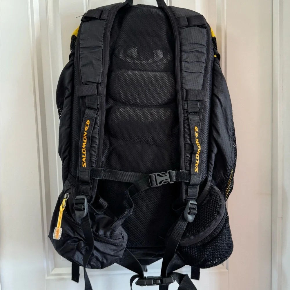 Salomon Black and Yellow Mesh Daypack - Picture 2 of 3